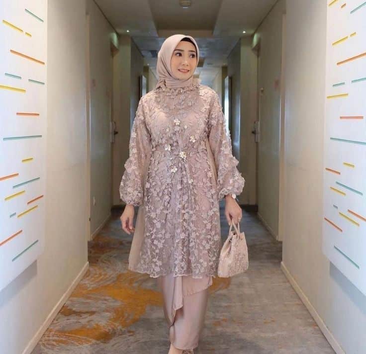 Warna Kebaya Untuk Orang Gemuk 2024