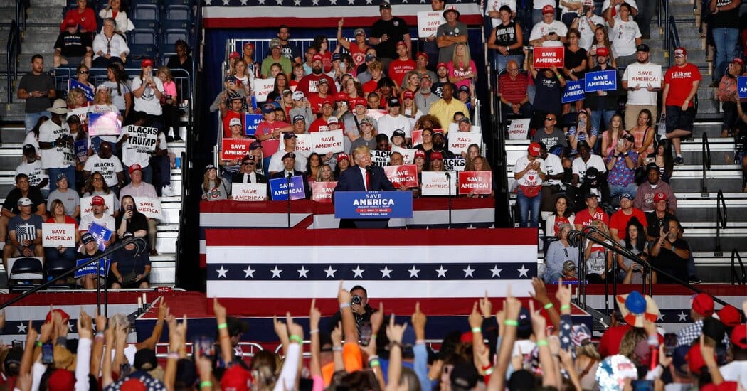 Trump rally crowd horn donald after president fox held his night