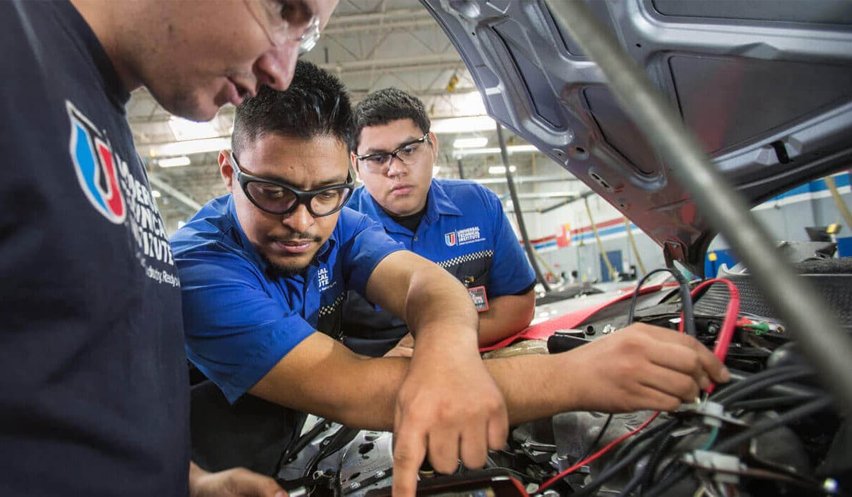 Engine mechanic diesel school trades trade tru working students vehicle programs our program makes unique who