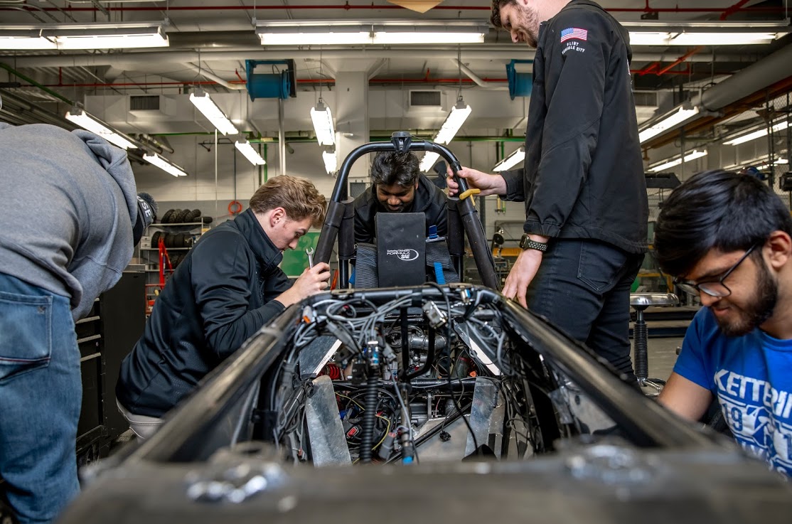 Automotive higher technician preparing career education through service